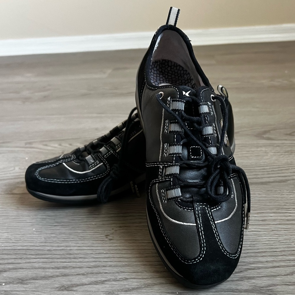 Aetrex nearly new black leather comfort walking shoes size 7